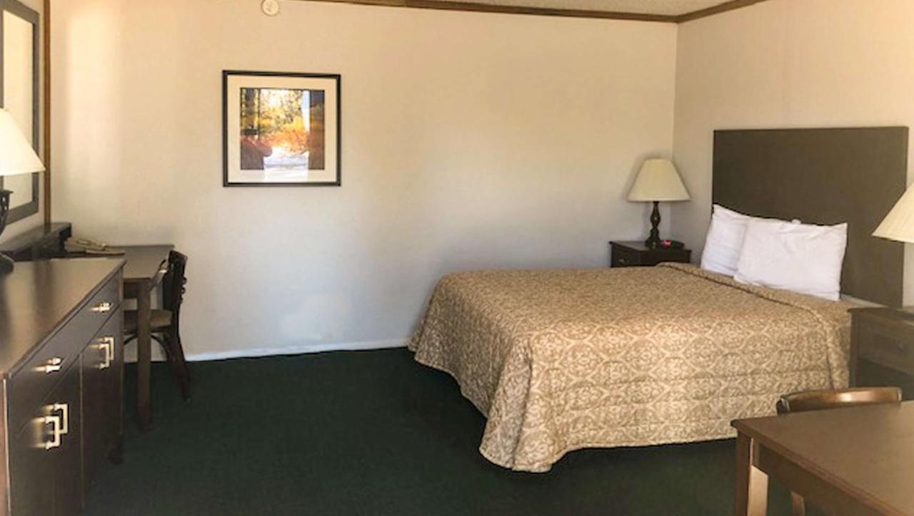 Wayfarer Motel