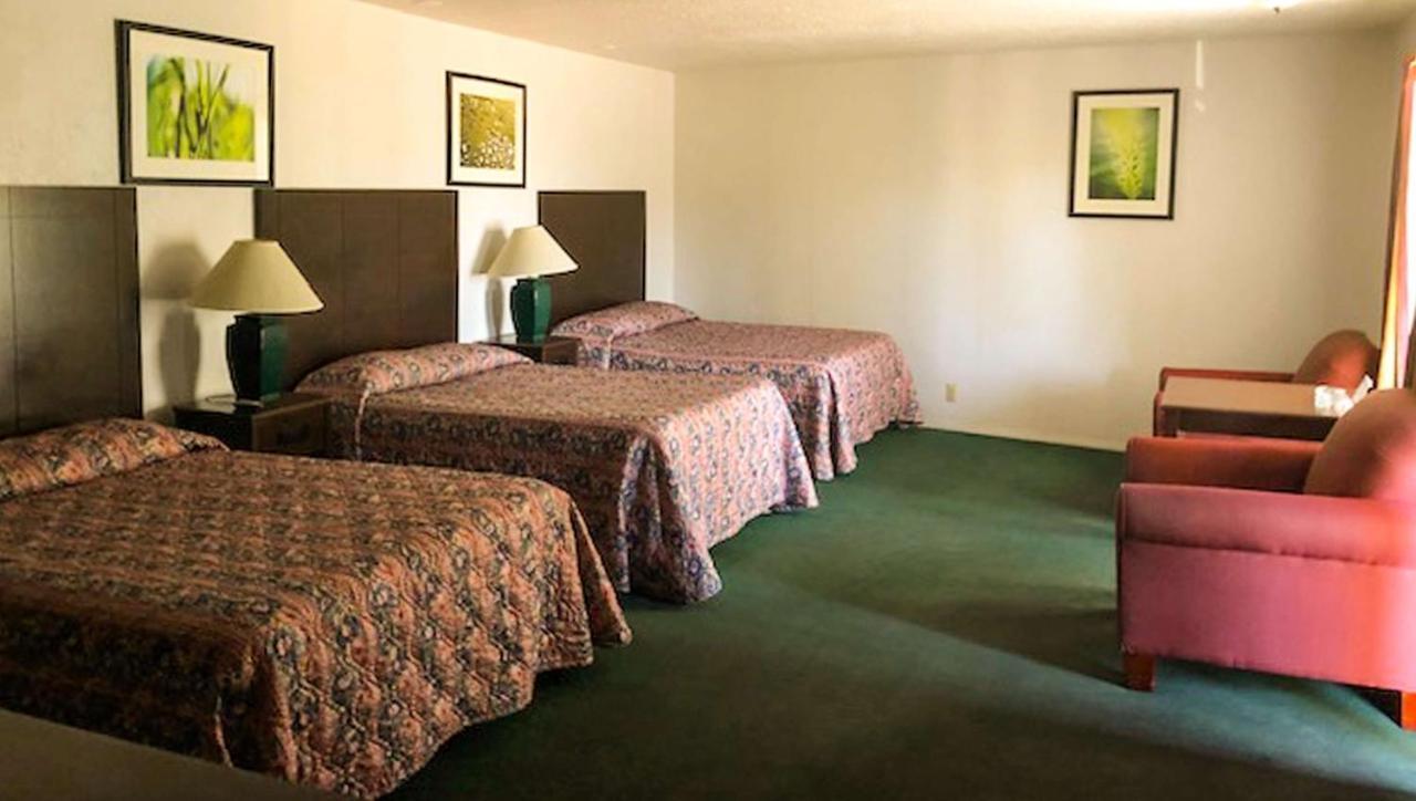 Wayfarer Motel *
